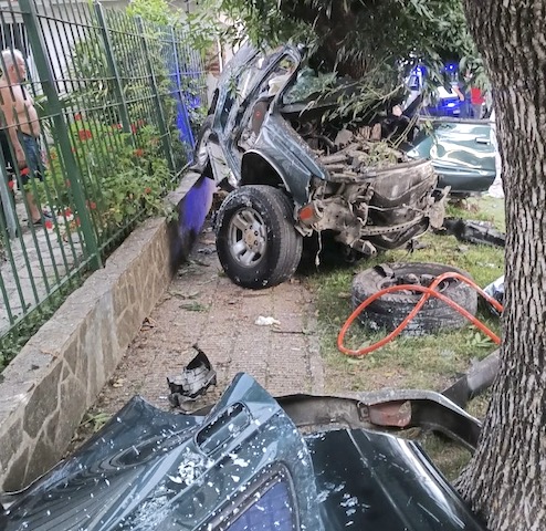 Tres ladrones muertos tras robar una camioneta en Ezpeleta 