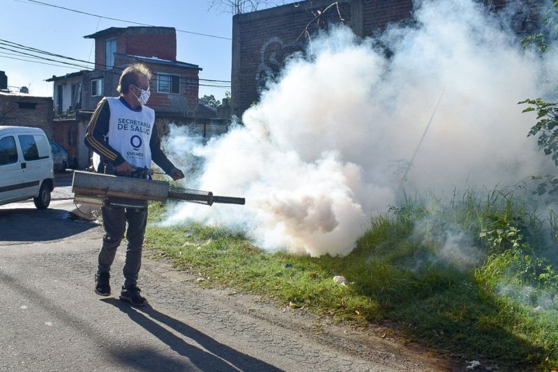 Dengue: El Municipio reforzó la fumigación en los barrios del distrito 
