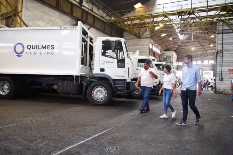Mayra Mendoza anunció la incorporación de diez camiones recolectores