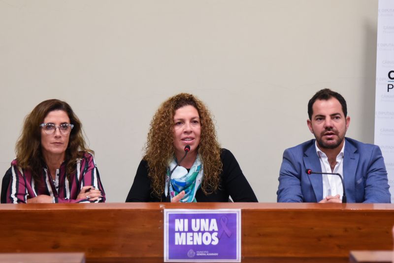 Eva Ramírez participó de un encuentro para debatir las reformas a la Ley de Usuarios y Consumidores