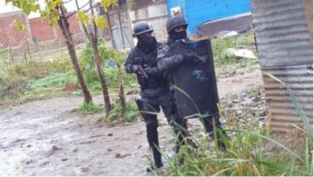 Agreden a efectivos del GAD Quilmes en Varela