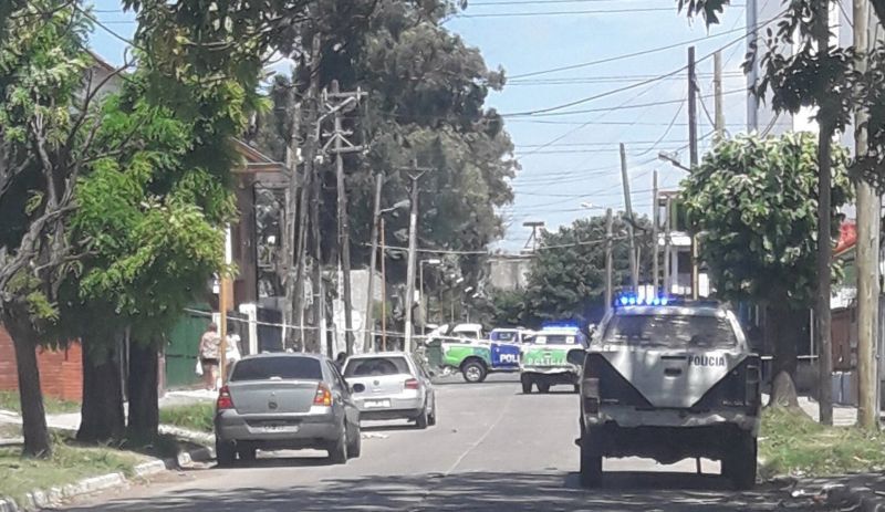 Matan a un ladrón que intentó robar un auto en Bernal